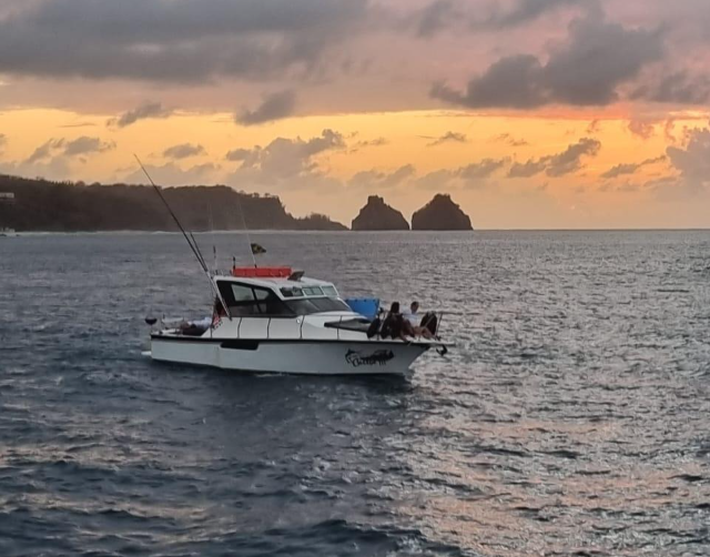 Lancha do Robson I — lancha privativa em Fernando de Noronha